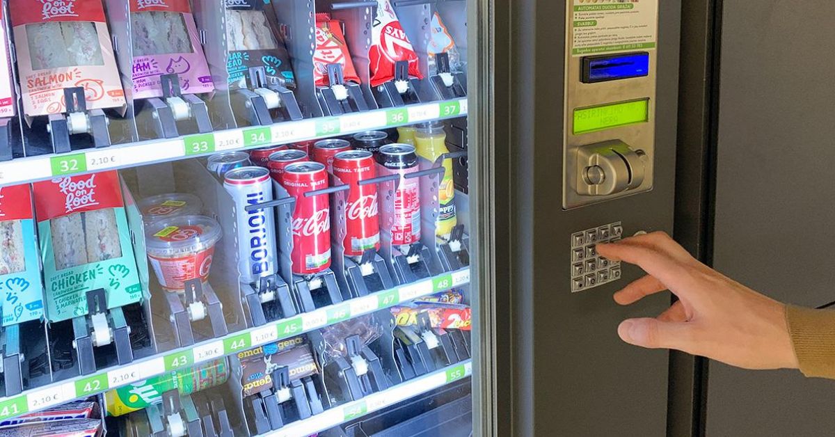 The Role of Vending Machine Manufacturers in the Micro-Market Revolution